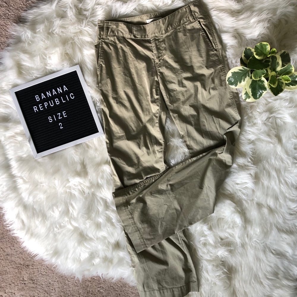 Banana Republic Khaki Stretch Pants